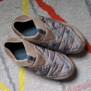 TEVA Ember Slippers Size 11